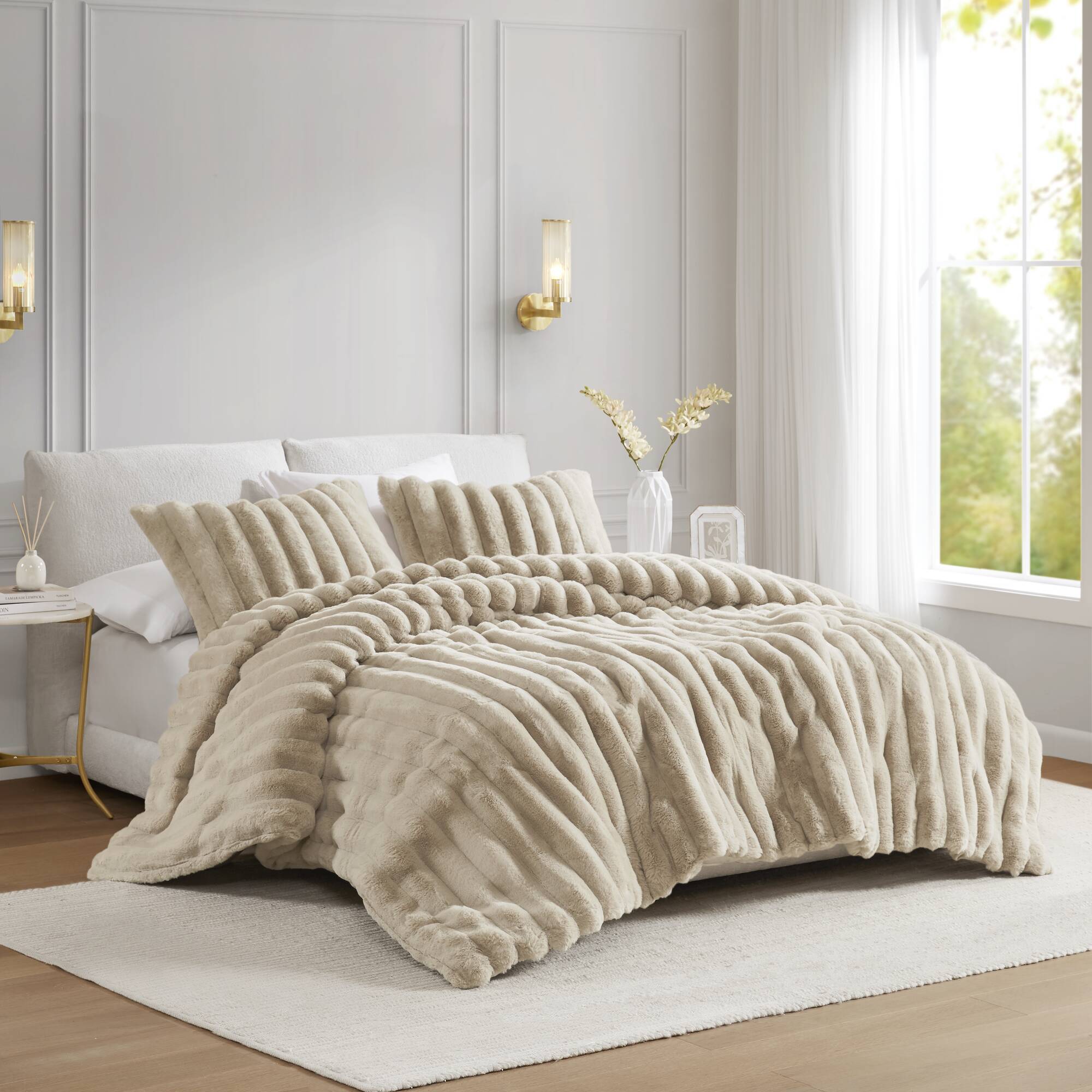 02ebe12a5560e83b88c144393d8c854e Soft Faux Fur Comforter, 3-Piece Full Queen - Image 1