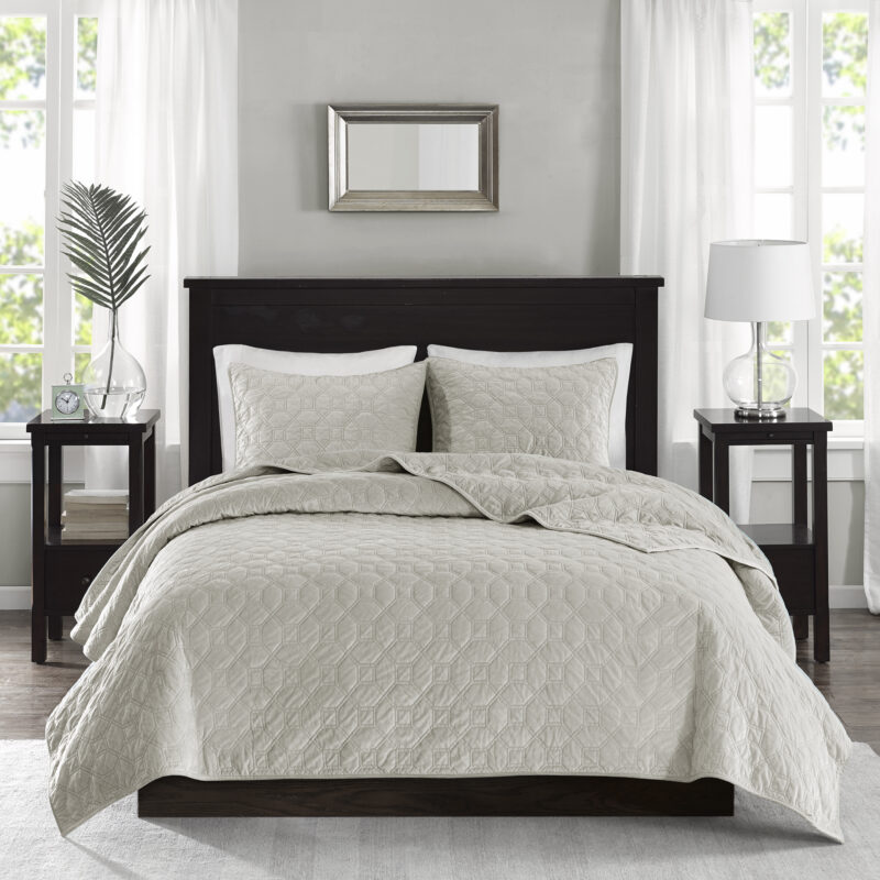 3 Piece Velvet Quilt Set, Ivory Full Queen - Image 2