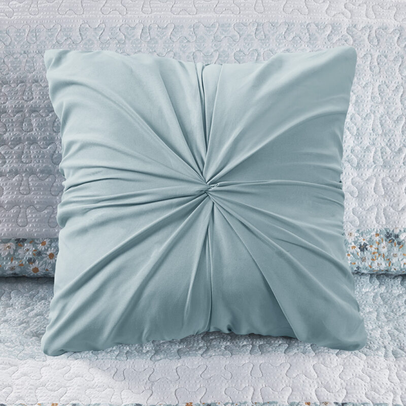 King Seersucker Quilt, 4-Piece w/ Throw Pillow - Image 13