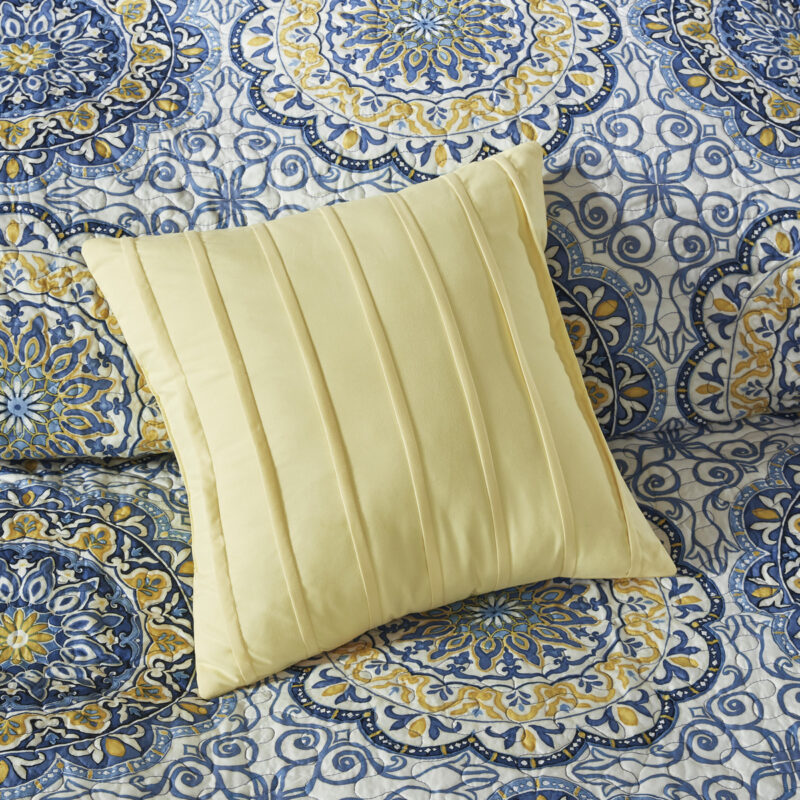 Reversible Quilt Set w/ Pillows, Full Queen - Image 10