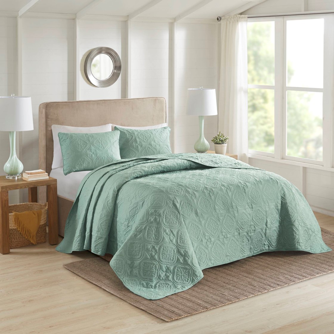 7974d9c6b5f4627185f6dff93d83b276 3 Piece Reversible Bedspread Set, King Size - Image 1