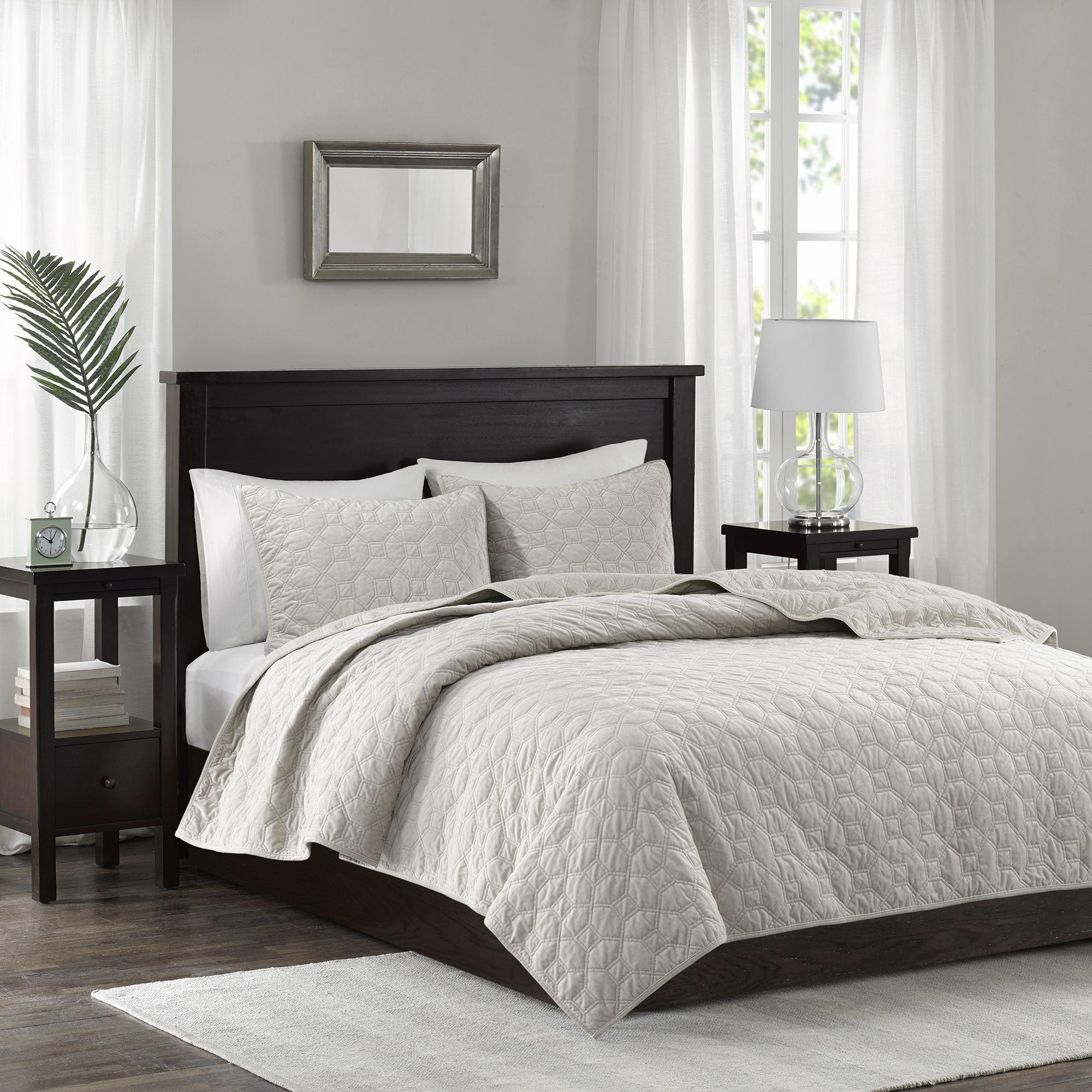 7b555a3f60729b84363e43bbcb37094b 3 Piece Velvet Quilt Set, Ivory Full Queen - Image 1
