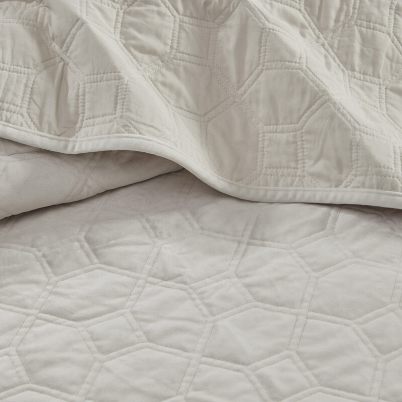 3 Piece Velvet Quilt Set, Ivory Full Queen - Image 8