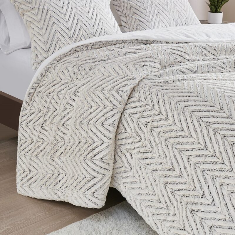 Down Alternative Comforter, Twin Plush Faux Fur - Image 5