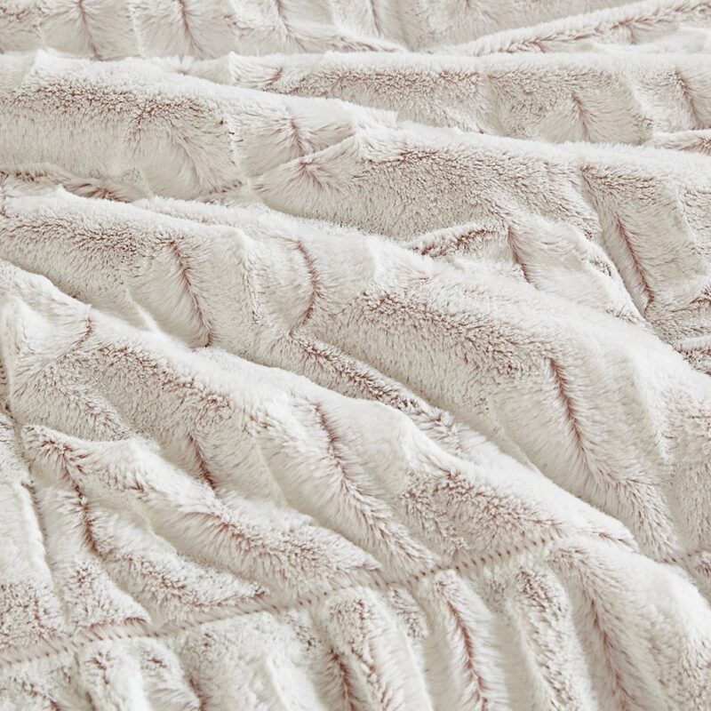 King Size Faux Fur Comforter, Plush Mini Set - Image 3