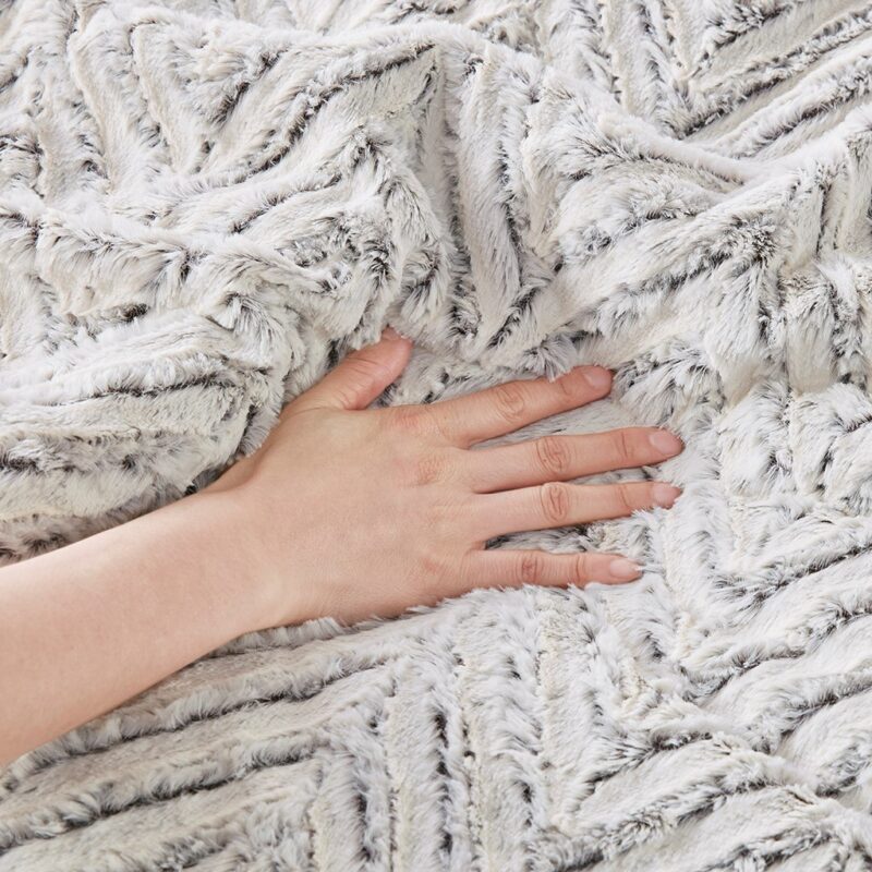 Down Alternative Comforter, Twin Plush Faux Fur - Image 3